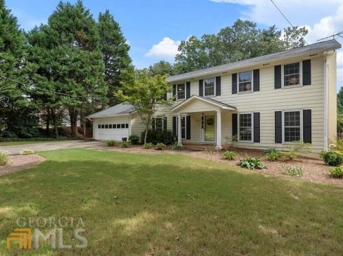 800 Richmond Hill Dr, Marietta, GA 30068-4438