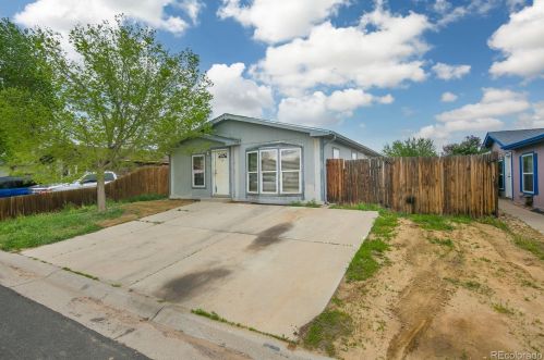 212 Valdai St, Denver, CO 80603-9755