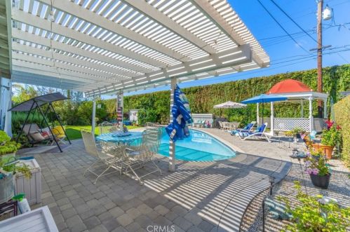 11721 Martha Ann Dr, Los Alamitos, CA 90720-4231