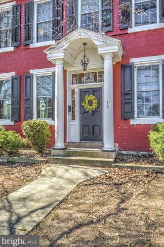 36 Academy Dr, Ephrata PA  17522-1321 exterior