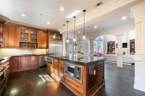 239 Beverly Rd, Atlanta GA  30309-2643 exterior