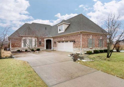 105 Winding Creek Dr, Springboro, OH 45066-8201