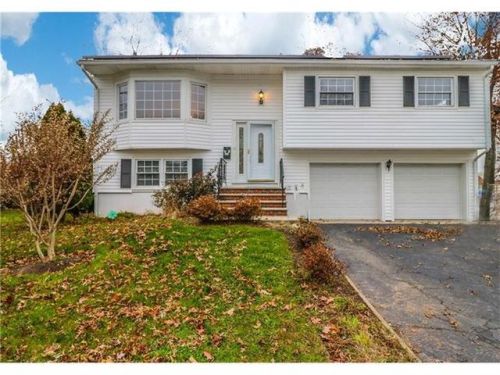24 Heidi Dr, Perth Amboy, NJ 08863-1334