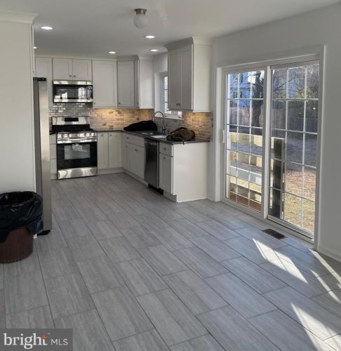 131 Clearview Ave, Trenton NJ  08619-1243 exterior