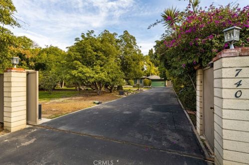 740 West St, Anaheim CA  92801-4708 exterior