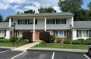 400 Commonwealth Ave, Warwick, RI 02886-2753