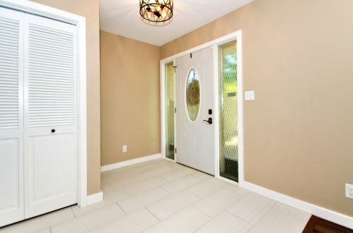 208 Meadow Wood Dr, Joliet IL  60431-4810 exterior