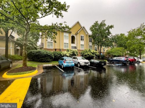 12907 Alton Sq, Herndon, VA 20170-5833