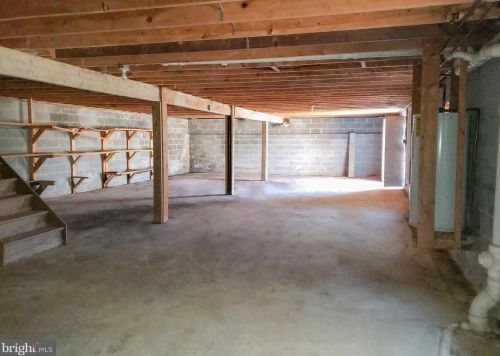 13 Crestview Dr, Harpers Ferry WV 25425-6148 exterior