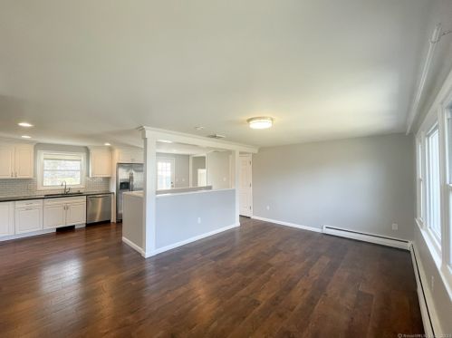 27 Tennessee Ave, Wallingford CT  06492-3016 exterior