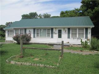 216 Adams Ave, Lebanon, TN 37087-3904