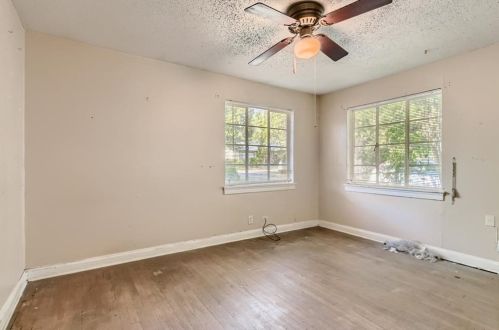 1301 Alegria Rd, Austin TX  78757-3217 exterior