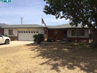 172 Lynn Ave, Tulare, CA 93274-1421