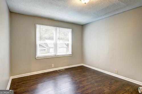 389 Holderness St, Atlanta GA  30310-1725 exterior