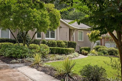 1791 Helen Dr, Atlanta GA  30306-3105 exterior