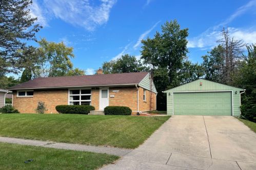 515 Skylark Dr, Rockford, IL 61107-4840
