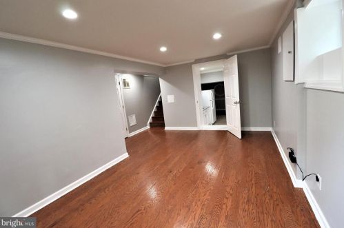 8005 Lake Pleasant Dr, Springfield VA  22153-3005 exterior