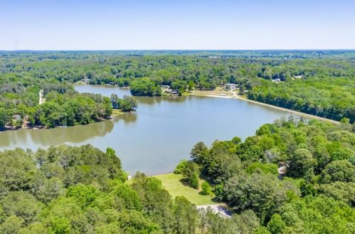 226 Ashland Dr, Stockbridge GA  30281-1768 exterior