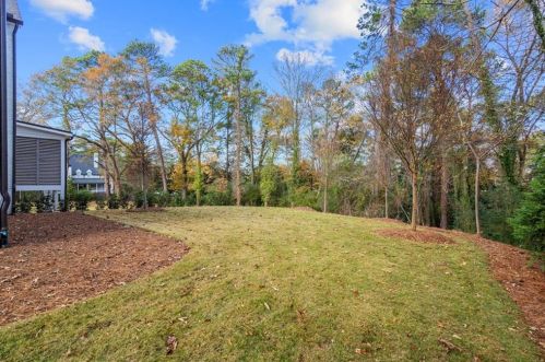 679 Moores Mill Rd, Atlanta GA  30327-0015 exterior