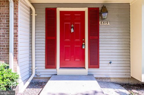 6519 Field Master Dr, Springfield VA  22152-2150 exterior