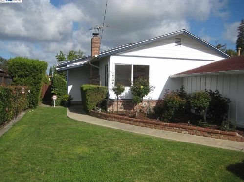 636 Tina Way, Hayward, CA 94544-7767