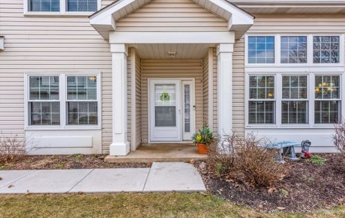 33 Barton Trl, Batavia, IL 60510-7634