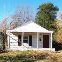 2627 Broadway Ave, Springfield MO  65803-1123 exterior