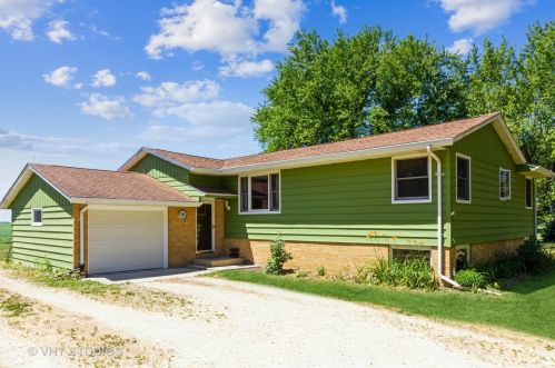 24523 Flat Iron Rd, Alden, IL 60033-8940