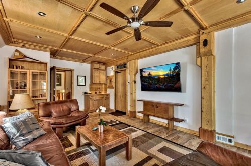 13308 Ski Slope Way, Truckee CA  96161-7005 exterior