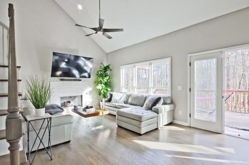 1898 Connemara Dr, Atlanta GA  30341-1565 exterior
