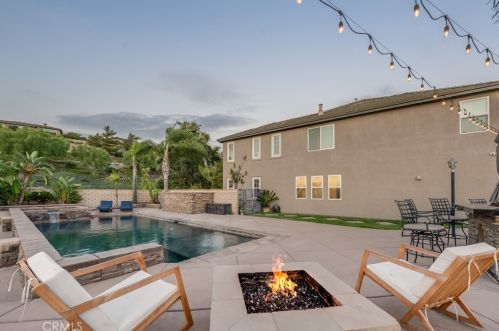 18458 Lakepointe Dr, Riverside CA  92503-0252 exterior