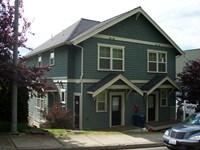 212 Ashley St, Bellingham, WA 98229-2826
