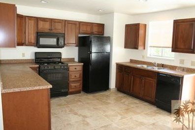 66025 14th St, Desert Hot Springs, CA 92240-2325