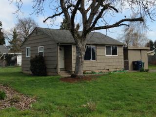 4800 E St, Springfield, OR 97478-6044