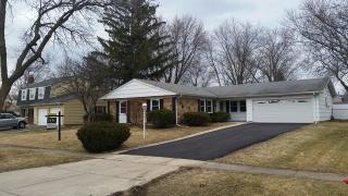 101 Cloverdale Ln, Schaumburg, IL 60194-3956