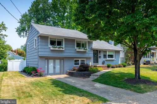 1205 Oakwood Rd, Haddonfield NJ 08033-3632 exterior