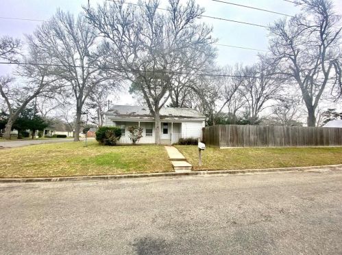 1236 Front St, Columbus, TX 78934-2402