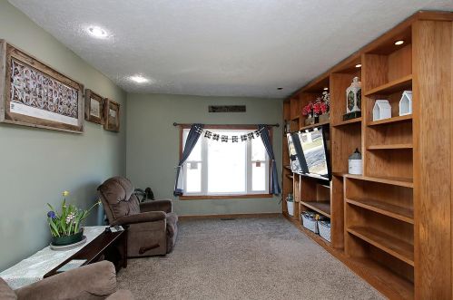 45 Glen St, Cedar Mills, MN 55350-1683