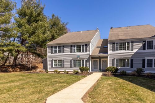 415 Springbrook Cir, Portsmouth, NH 03801-5628