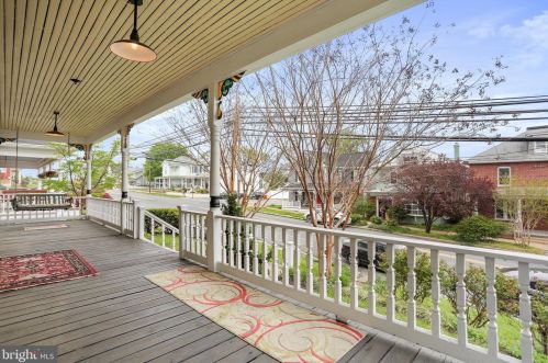 328 Mildred St, Charles Town WV  25414-1834 exterior