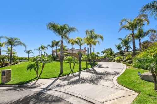 18003 Green Orchard Pl, Riverside CA  92508-8743 exterior