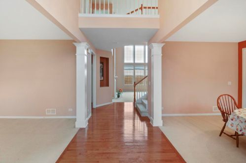 3527 Carlisle Ln, Carpentersville, IL 60110-3468