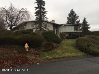 412 Hillcrest Dr, Selah, WA 98942-1500