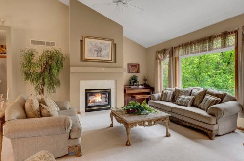 731 Heron Ave, Saint Paul MN  55128-5384 exterior