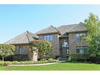 14643 Somerset Cir, Green Oaks, IL 60048-4890