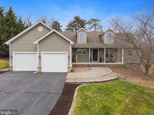 125 Nokomis Trl, Hedgesville WV  25427-4244 exterior
