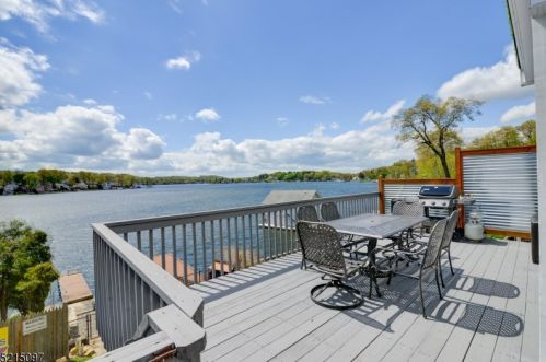 245 Lakeside Blvd, Hopatcong, NJ 07843-1619