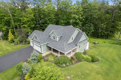 38 Wisteria Dr, Dover, NH 03820-5118