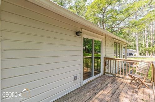 3314 Harris Dr, Atlanta GA  30337-1005 exterior