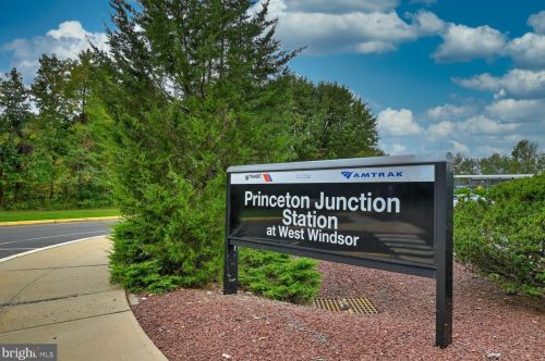 36 Bear Brook Rd, Princeton NJ  08540-6216 exterior